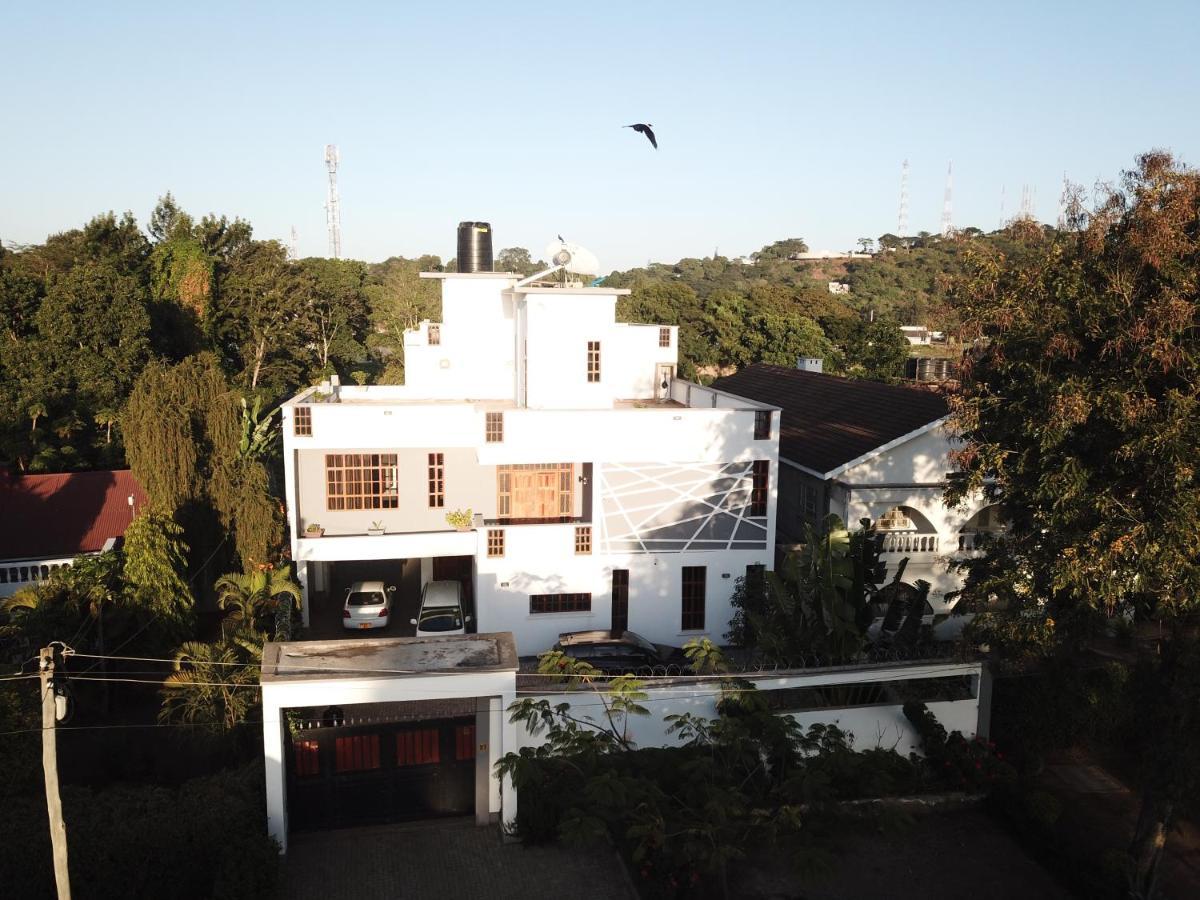 Arusha Royal Bed & Breakfast Exterior photo
