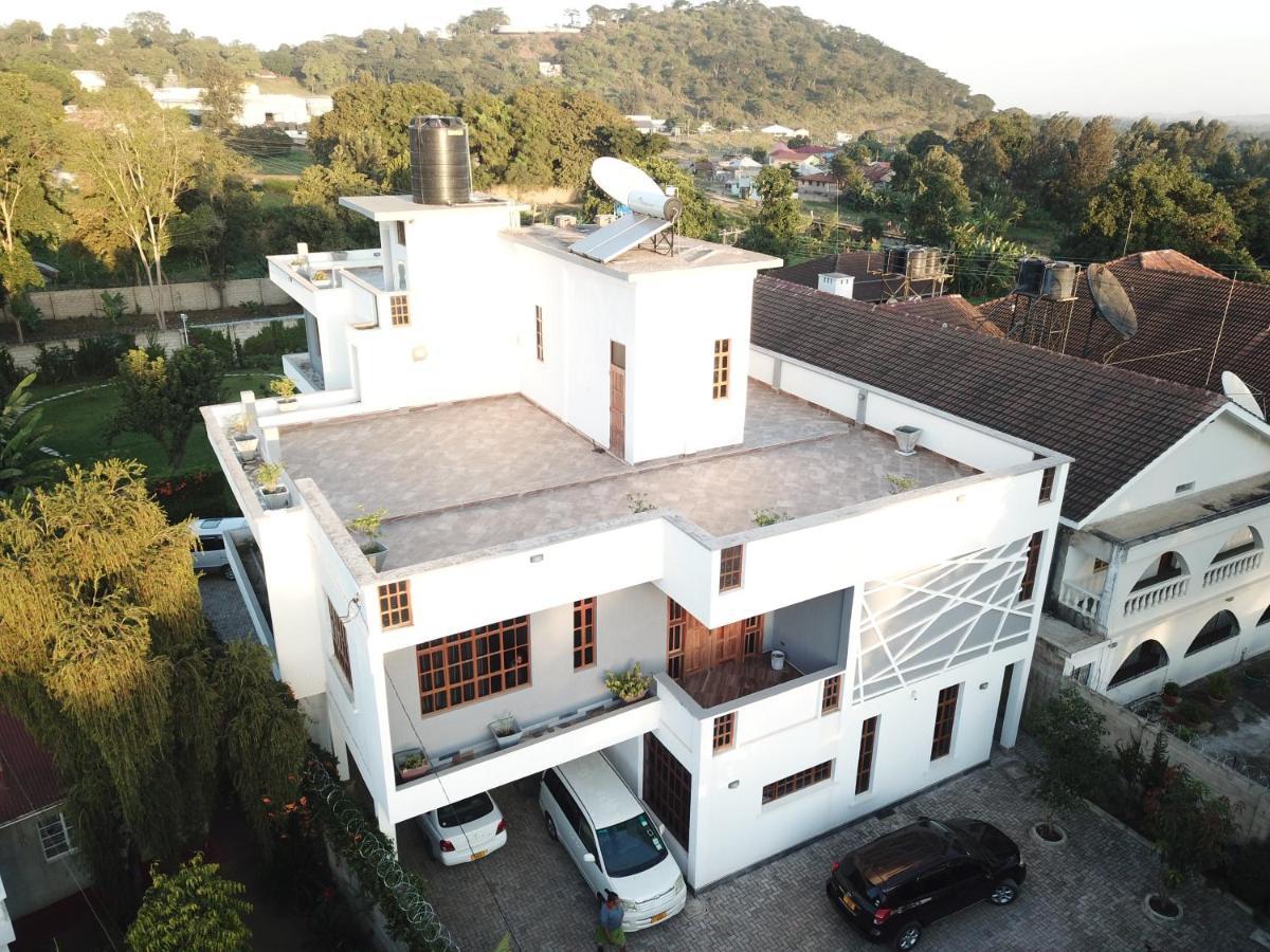 Arusha Royal Bed & Breakfast Exterior photo